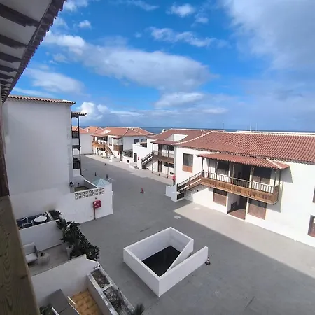 Modern In Poblado Marinero *